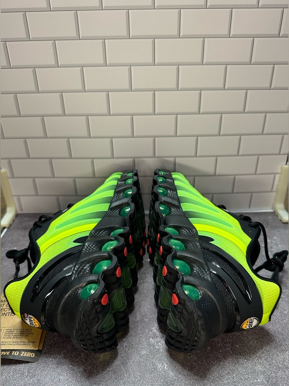 Nike Air Max Dn8 "Black/Green Strike/Volt/Black"  Youth 4 Women’s 5.5 EUR 36 - Picture 2 of 6